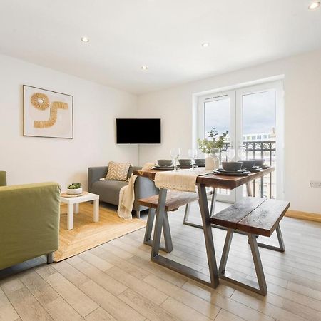 Spacious, Newly Renovated, Three Bedroom Town Centre Duplex Apartment With Free Parking, Sleeps Seven - Walking Distance To Beach Bornemouth Extérieur photo