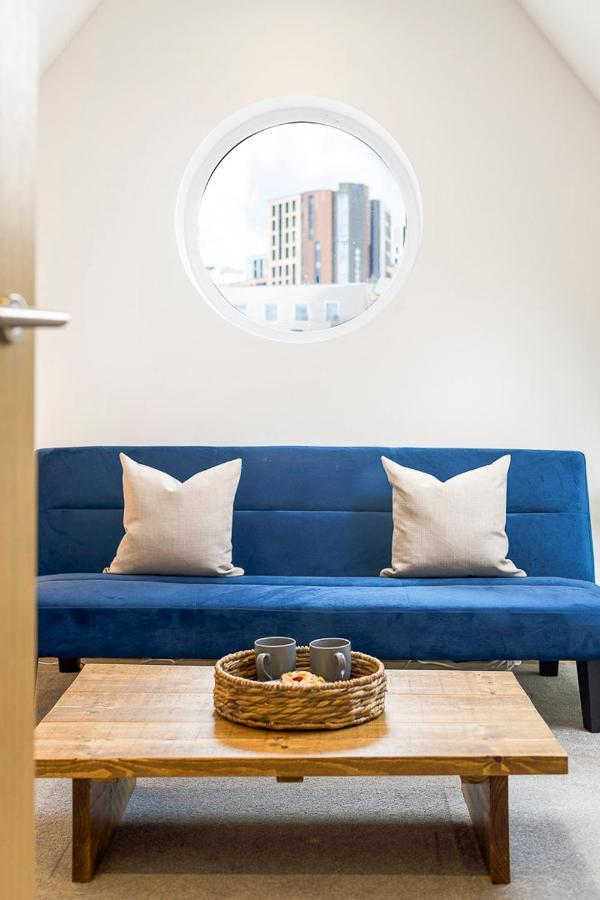 Spacious, Newly Renovated, Three Bedroom Town Centre Duplex Apartment With Free Parking, Sleeps Seven - Walking Distance To Beach Bornemouth Extérieur photo