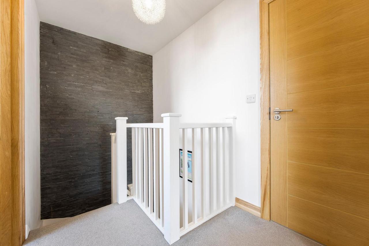 Spacious, Newly Renovated, Three Bedroom Town Centre Duplex Apartment With Free Parking, Sleeps Seven - Walking Distance To Beach Bornemouth Extérieur photo