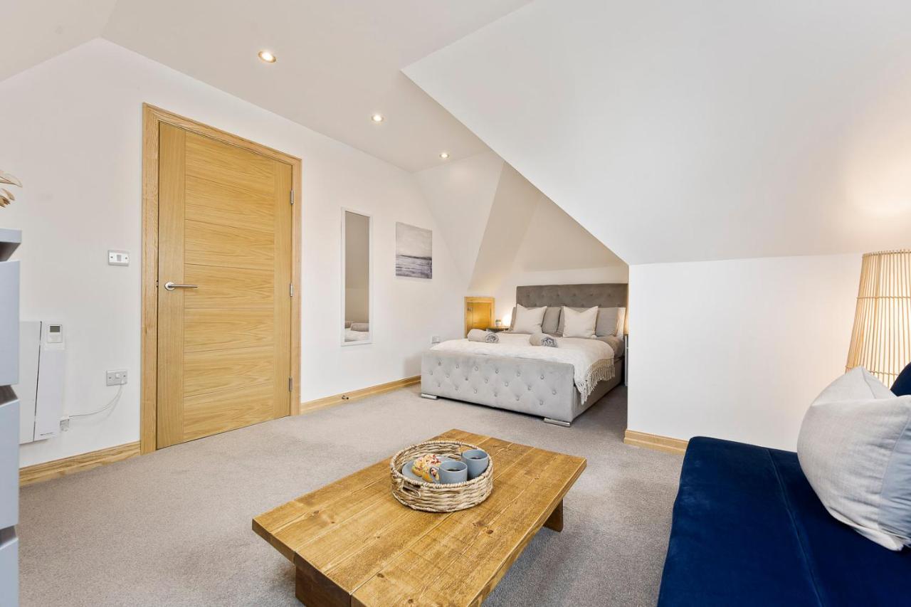 Spacious, Newly Renovated, Three Bedroom Town Centre Duplex Apartment With Free Parking, Sleeps Seven - Walking Distance To Beach Bornemouth Extérieur photo
