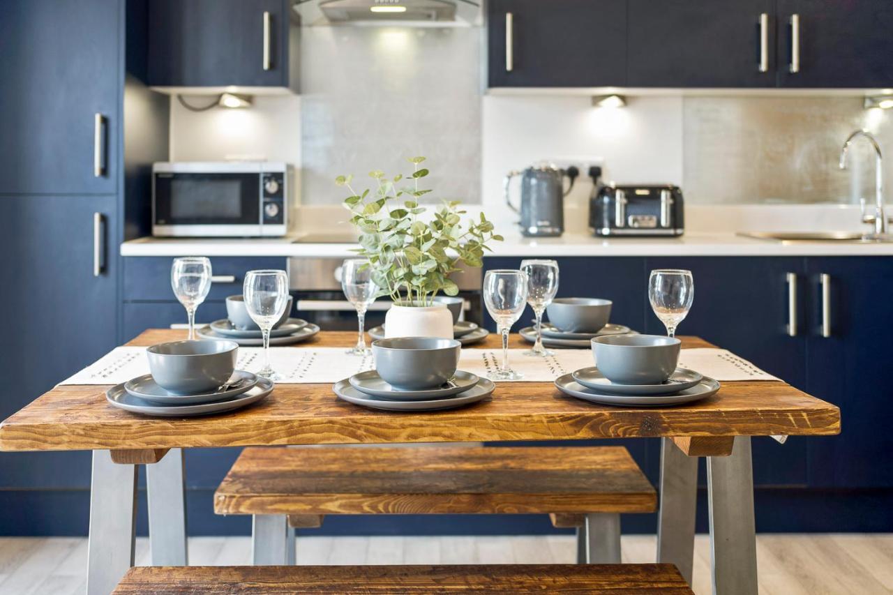 Spacious, Newly Renovated, Three Bedroom Town Centre Duplex Apartment With Free Parking, Sleeps Seven - Walking Distance To Beach Bornemouth Extérieur photo